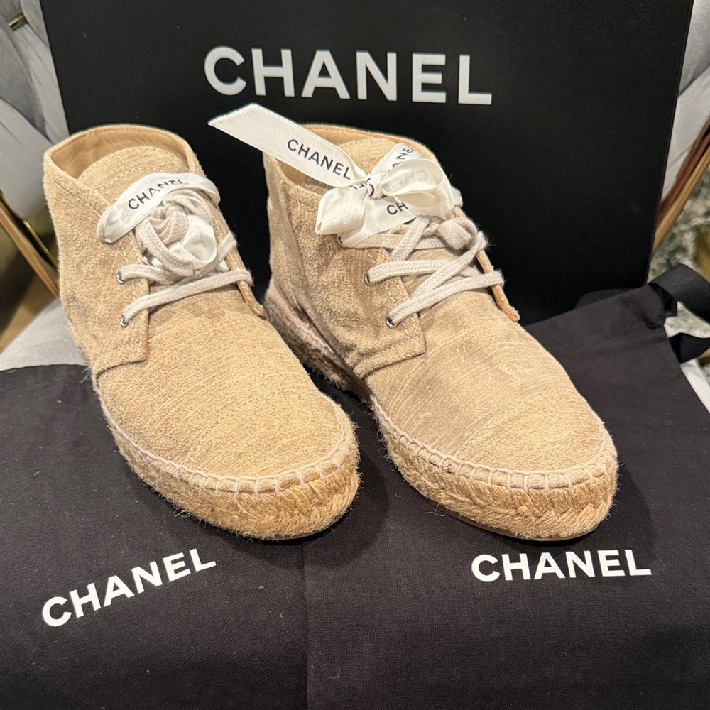 CHANEL Light Grey Espadrilles suede.